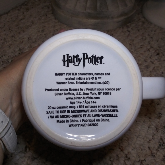 3/$18 Harry Potter Hogwarts Crest & "Never Tickle A Sleeping Dragon" Coffee Mug - Picture 7 of 8